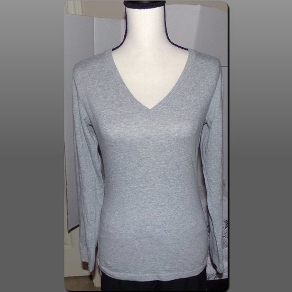 BOGO! Nike V-Neck Long Sleeve {L27} - Picture 2 of 4